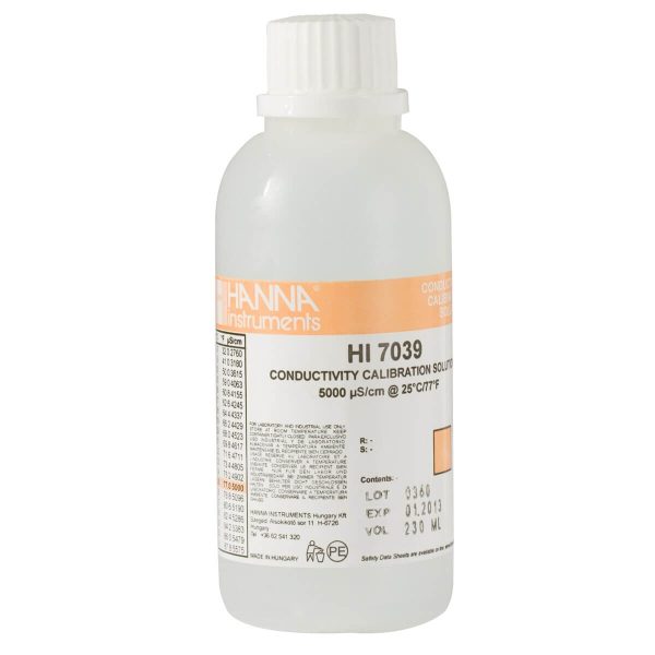 Solución estándar de conductividad de 5,000 µS/cm (frasco de 230 mL) HANNA HI7039M