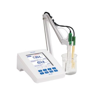 Medidor de ph/mv/ce/tds/sal/res de mesa grado lab HANNA (HI5521-01)